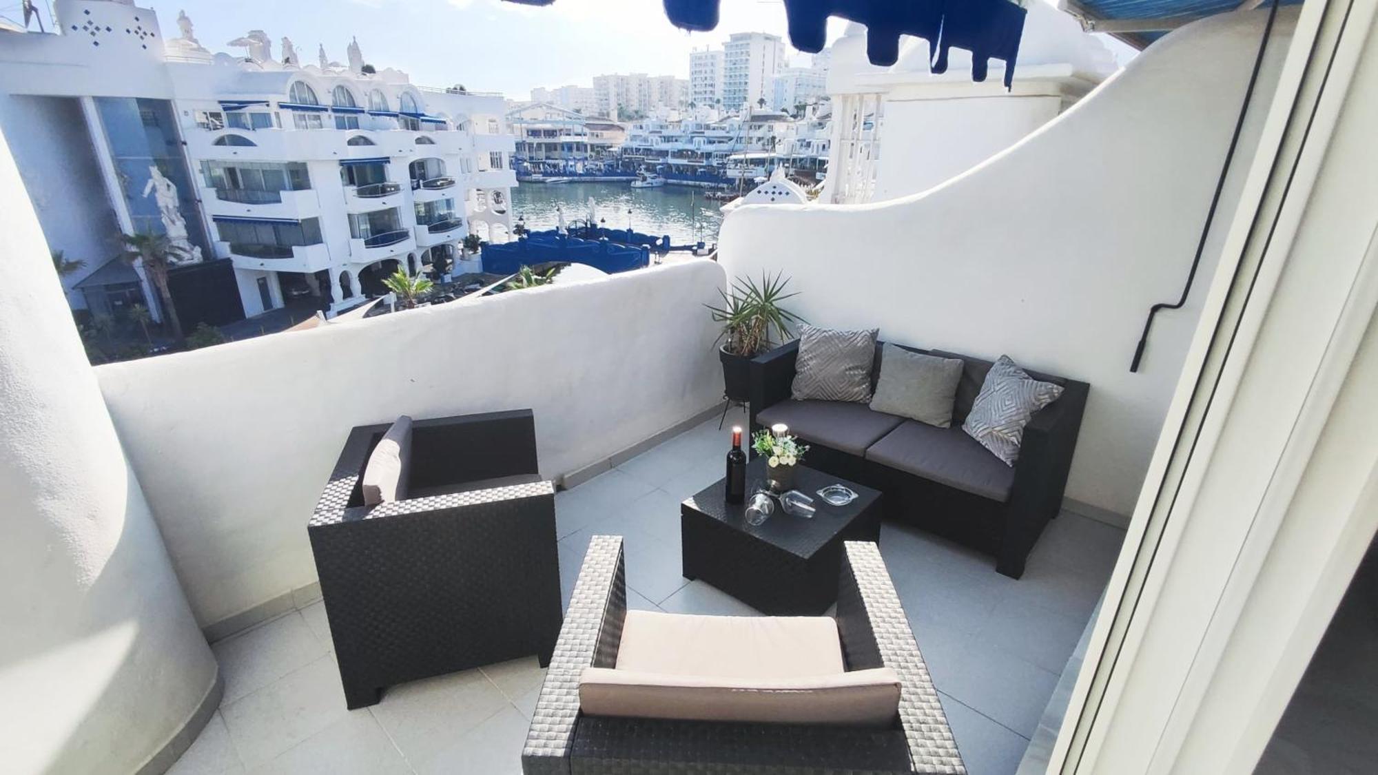 Apartment In Puerto Marina With Beautiful Views Of The Sea And The Boats 贝纳尔马德纳 外观 照片